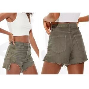 American Eagle Highest Rise Mom Short Frayed Hem Green - Size 0